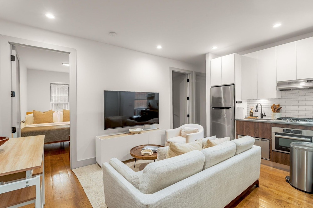 Luxury 3 Bedroom 2 Bath Apartment in Prime Location of NYC