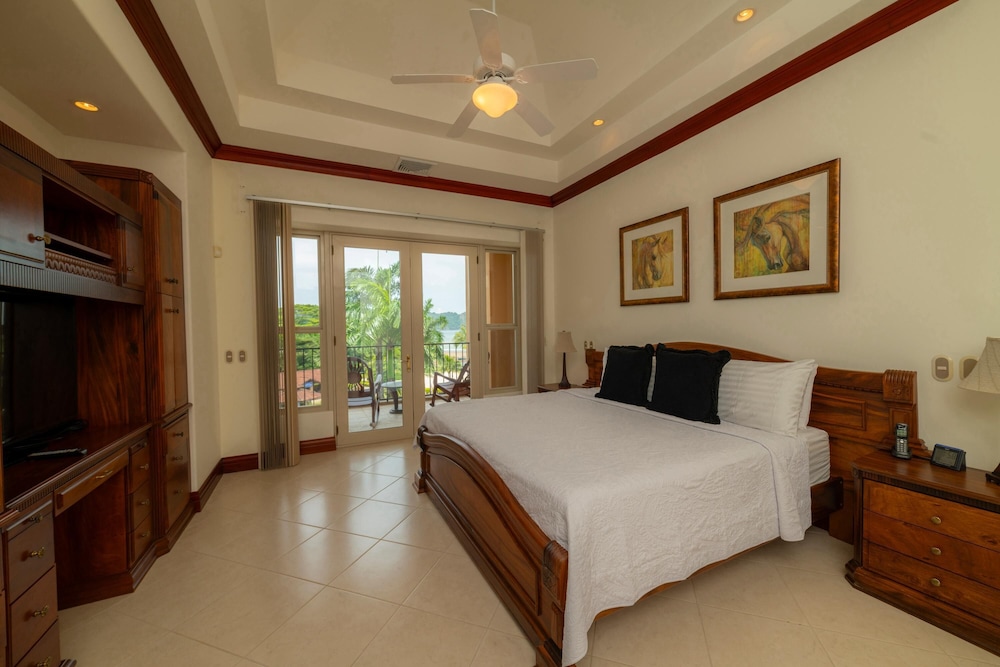Bella Vista 3A 3 bdr 3 1 2 Bath Ocean View