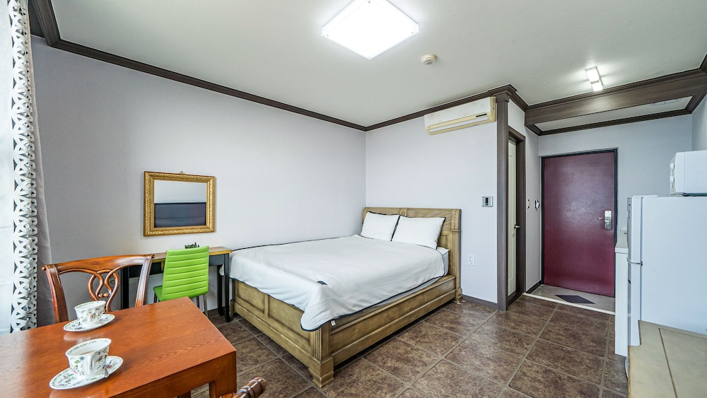 Gangneung Pension Sea and - Pet Friendly