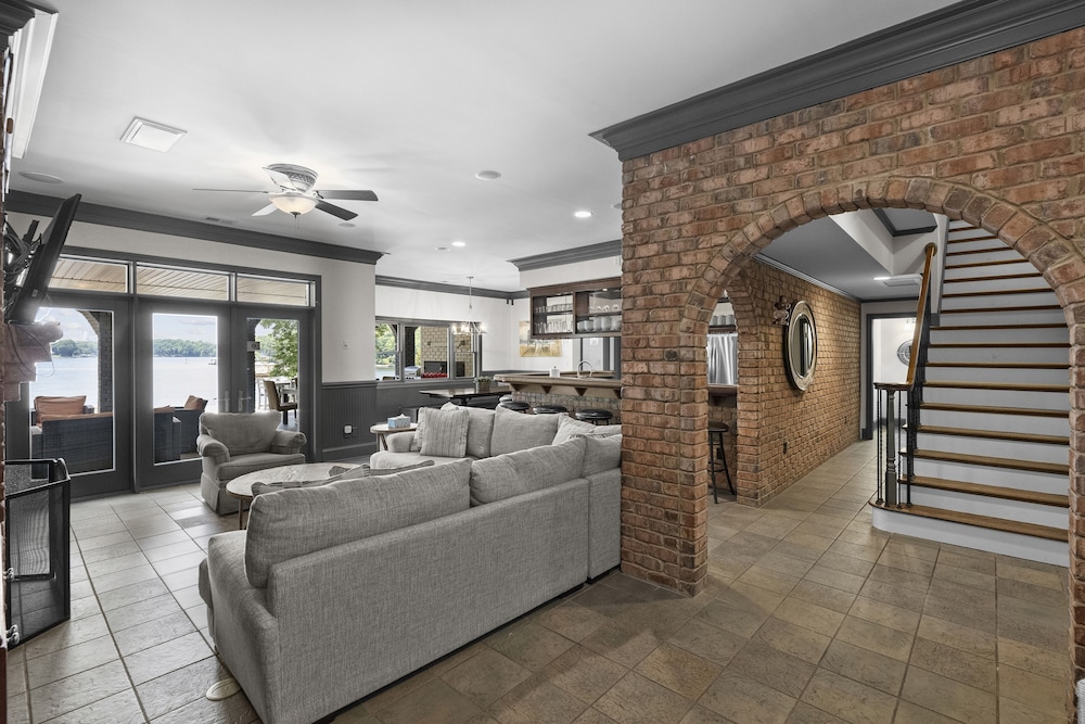 Make a Big Splash in 7BR Lake Norman Home!