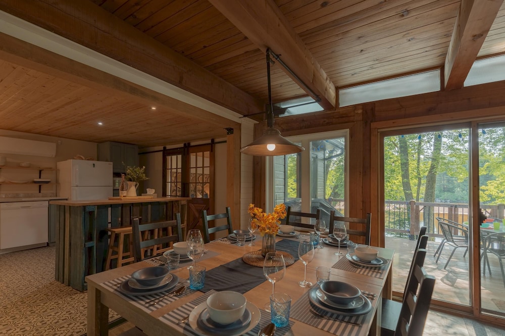 The Phoenix - Riverside Chalet With Beach
