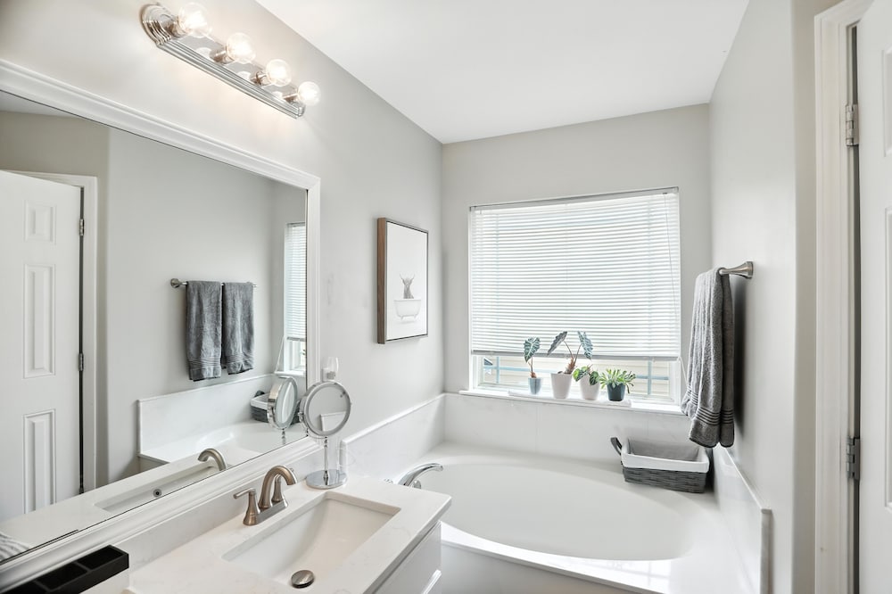 Lowcountry Luxury Near Palmetto Bluff 4 Bedroom Home