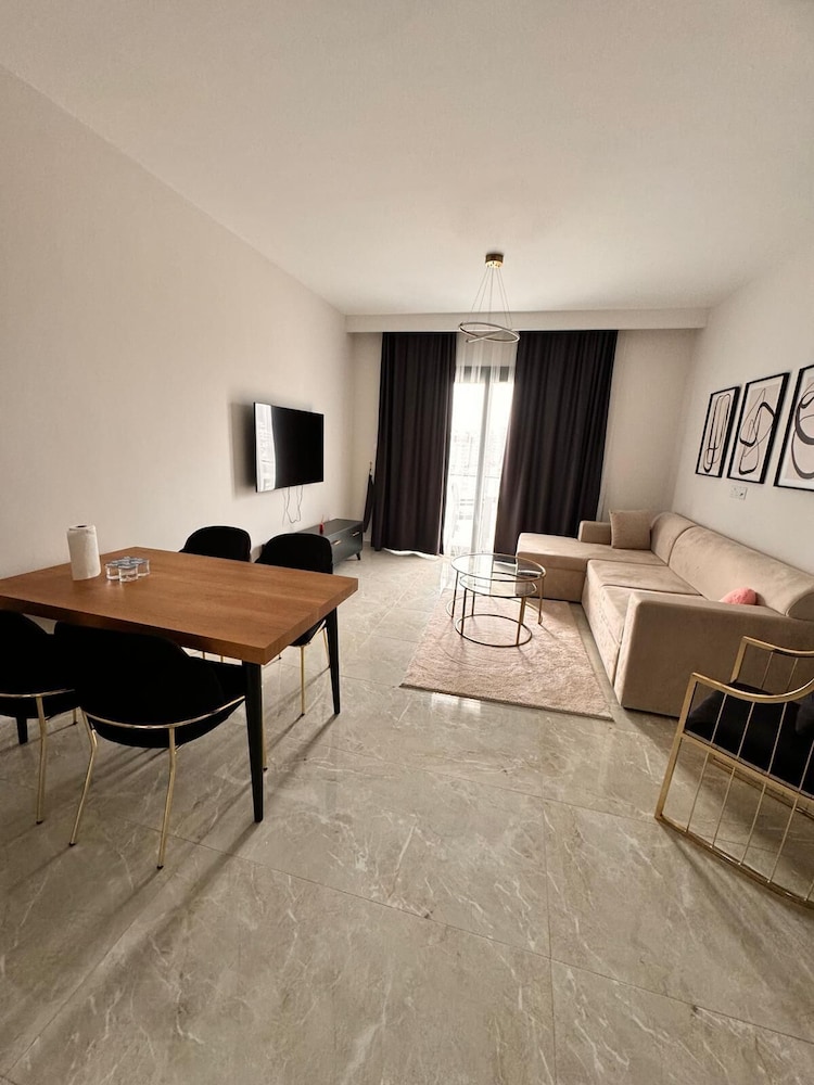 Riverside Life Residences