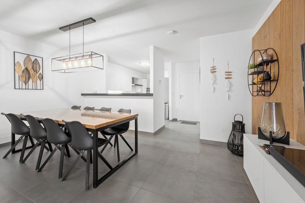 Pretty Apartment With sea View
