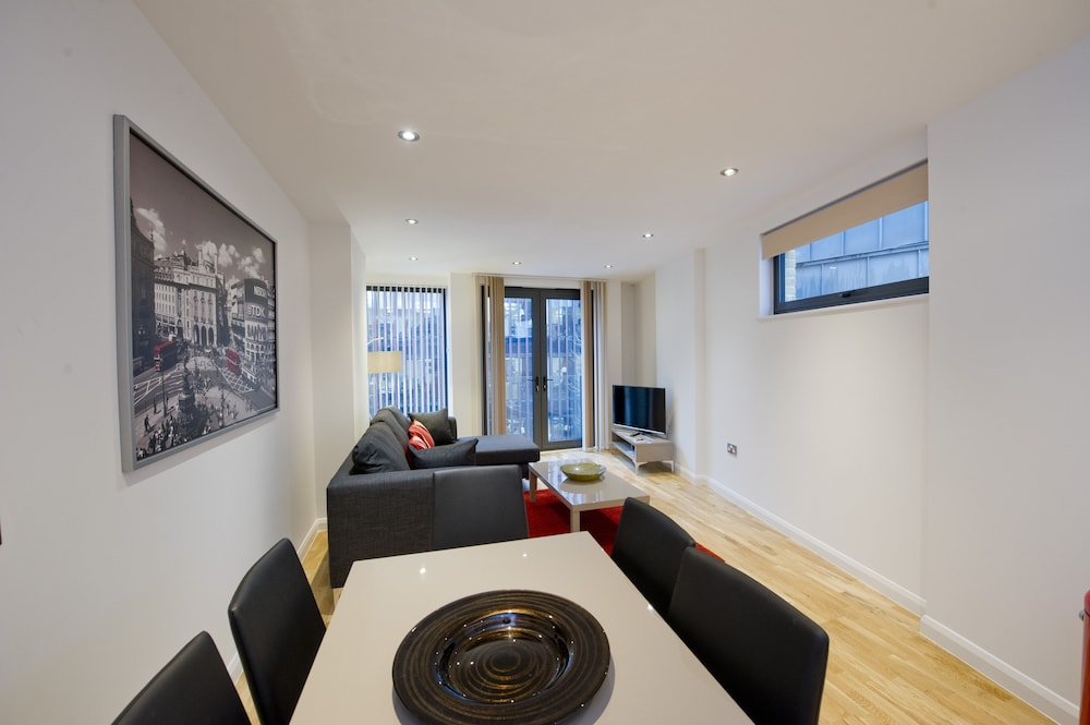 London Bridge – Tooley St by Viridian Apartments