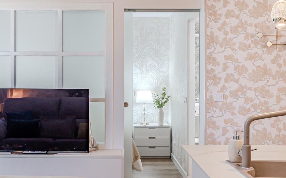 Colon 904 in Madrid With 1 Bedrooms and 1 Bathrooms
