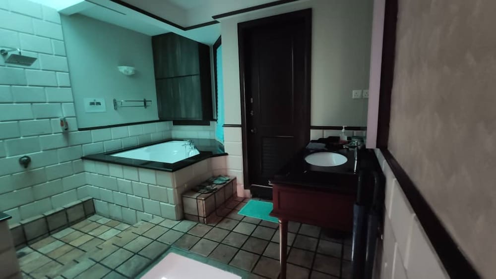 Alpine LXPD Full Seaview Water Chalet, Port Dickson - 19