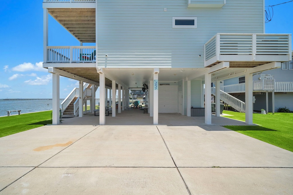 Blue Marlin Bayfront Retreat by Ryson Vacation Rentals