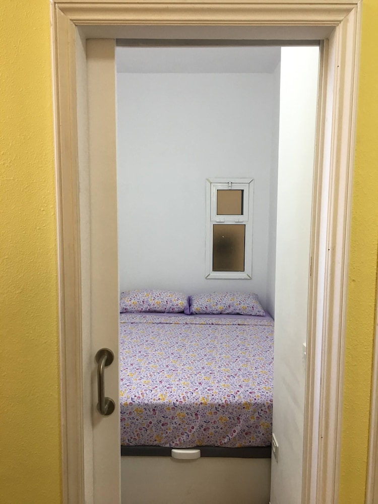 2 Bd Apartment With Stunning View view 3