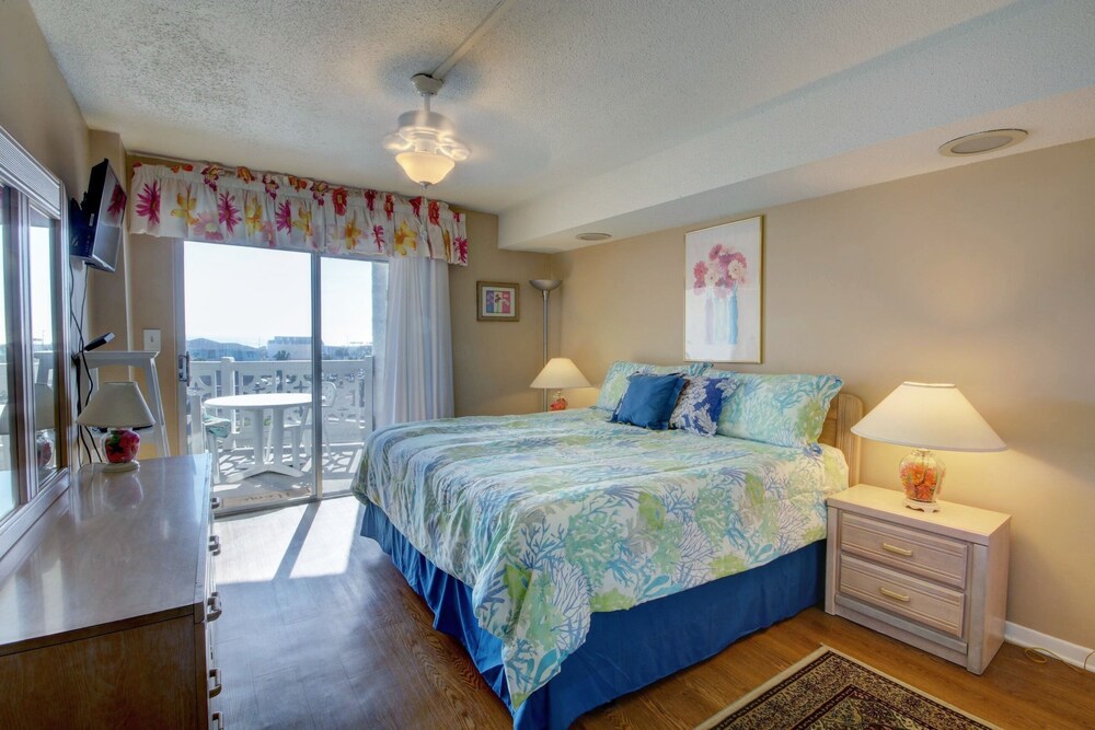 254 El Matador 1 Bedroom Condo