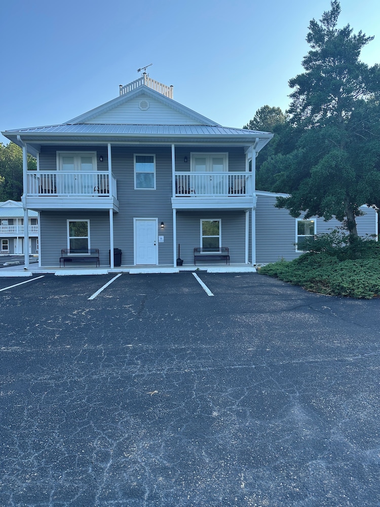 Lake Park Inn