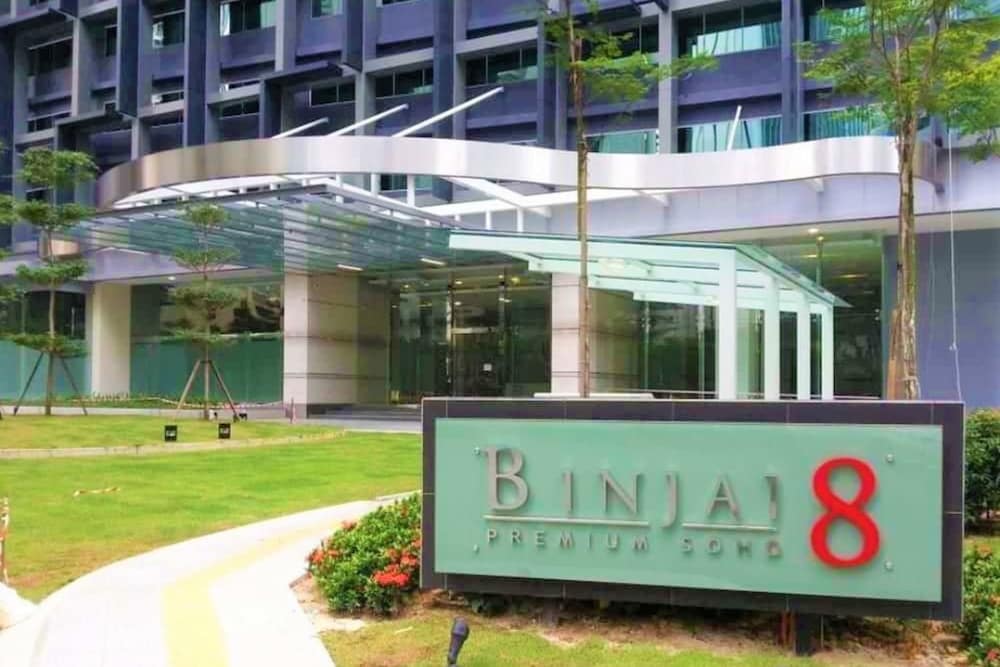 Binjai8 by Plush