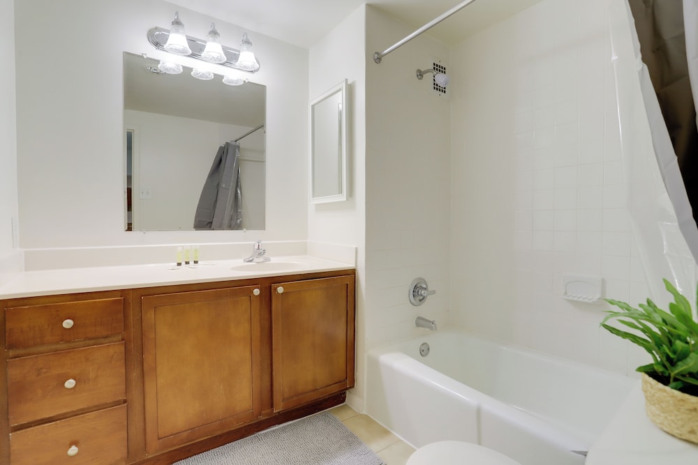Prime Crystal City Apartments