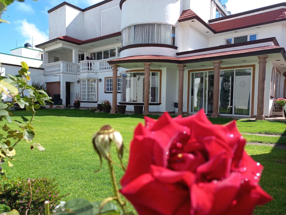 La Aurora Hotel like Home