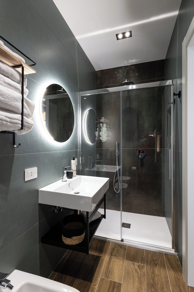 Style & Stone Guest House