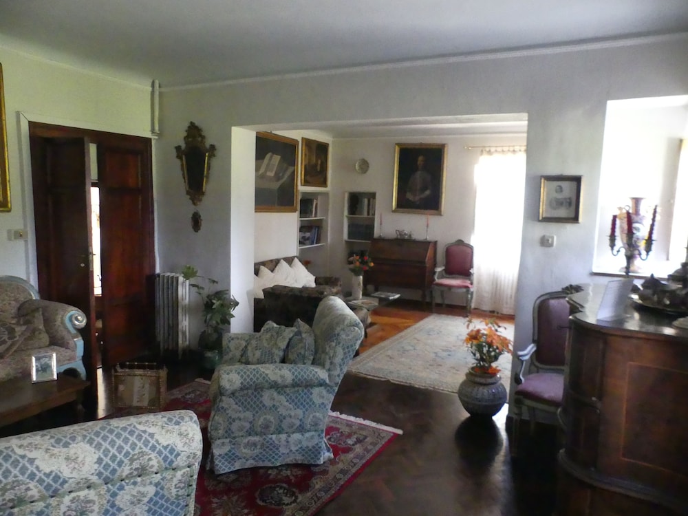 Photo 33