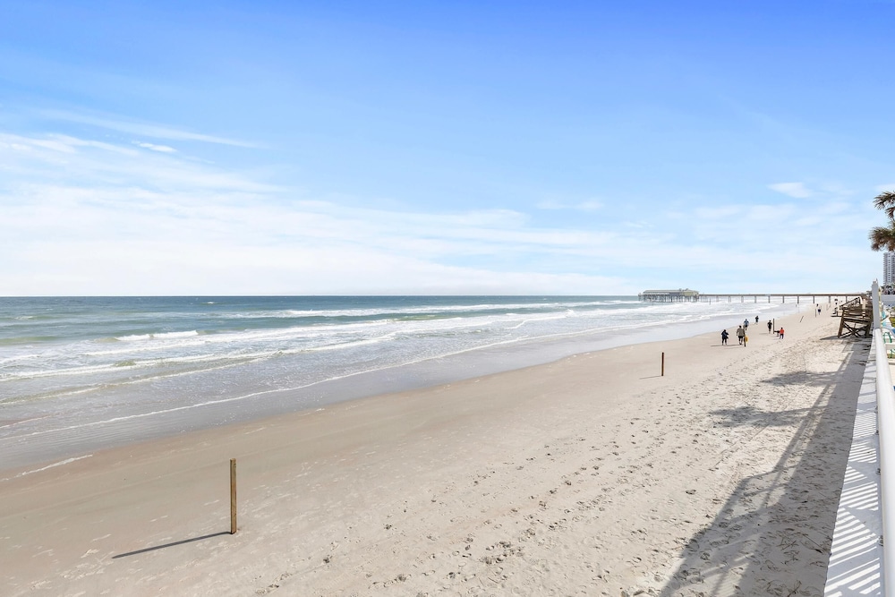 Surfside Club 503