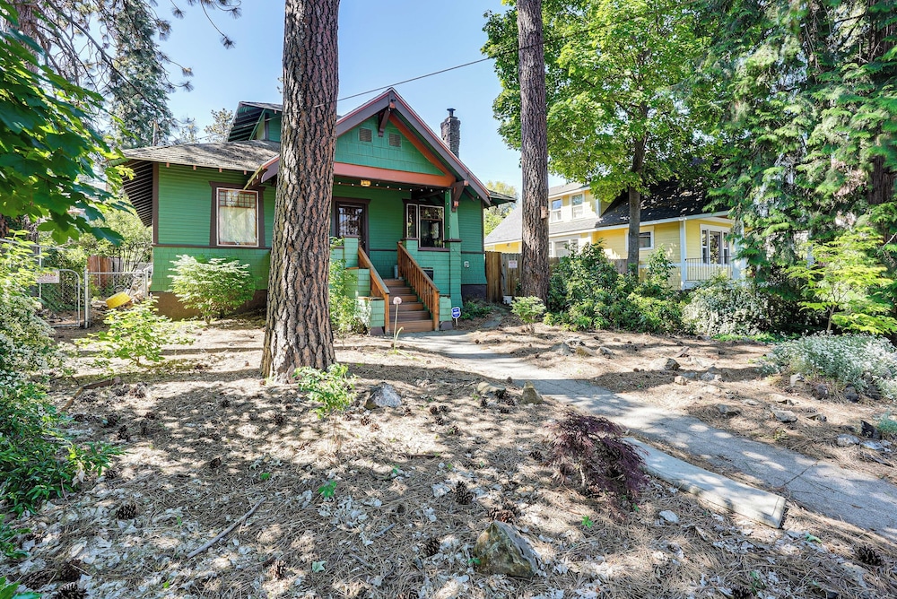 2 Mi to Downtown Spokane: Nurse-ready Rental