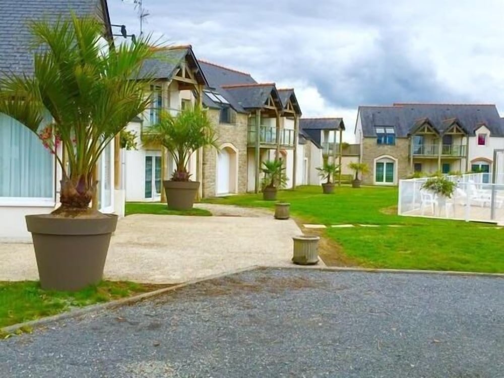 Hotel Appart'Hôtel Mont Saint Michel Résidence Fleurdumont - Image 1