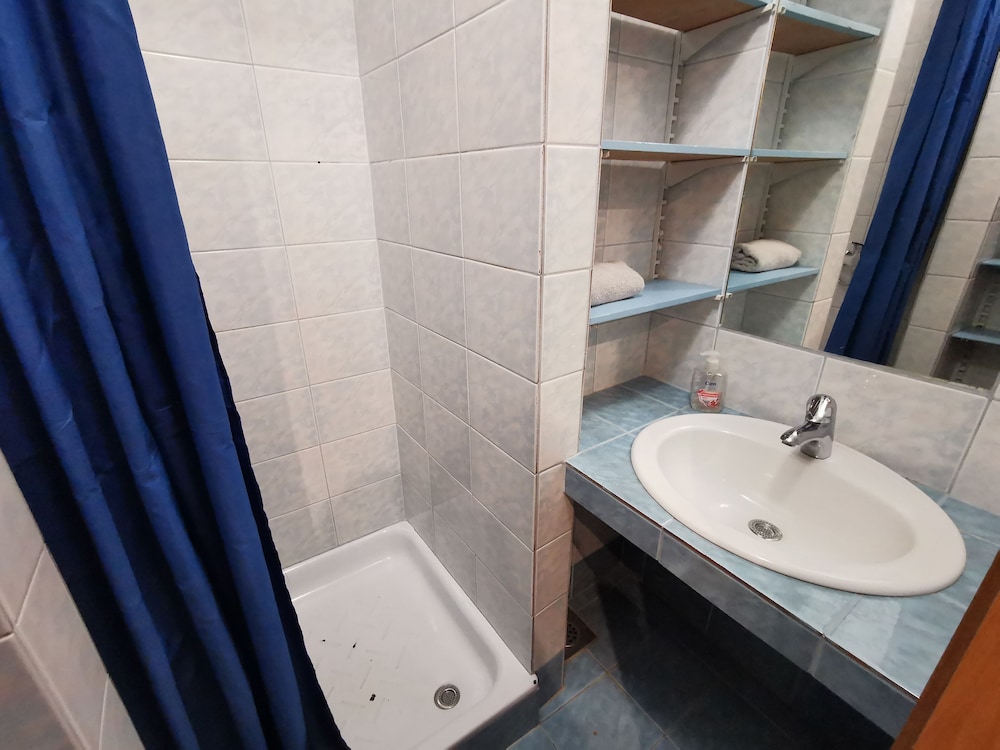 Apartment for four with free parking view 5