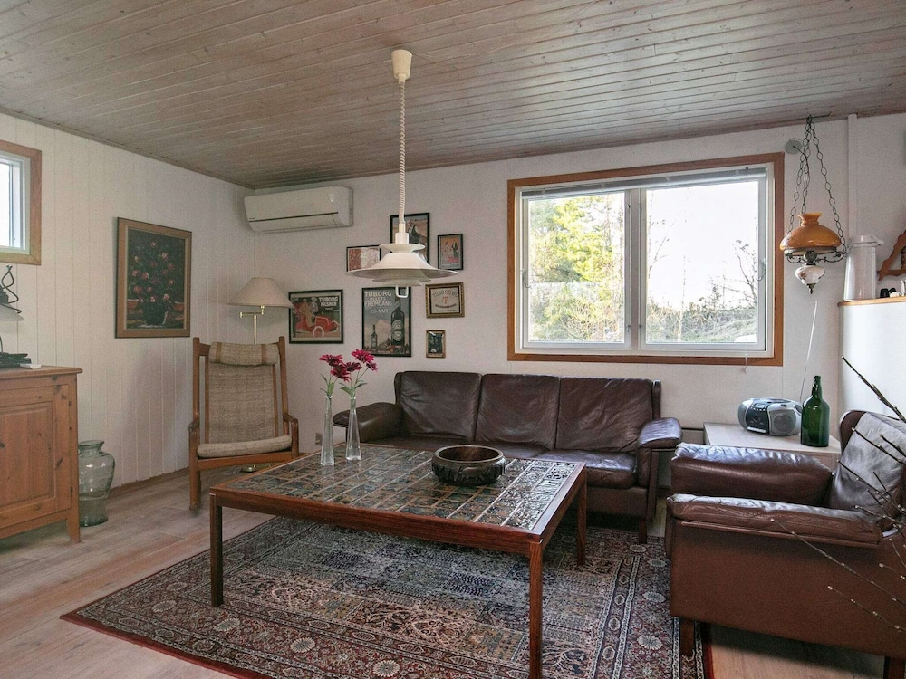 Luxury 12-person Villa With Swimming Pool and Sauna, Nearby Golf Course in Helmond view 5