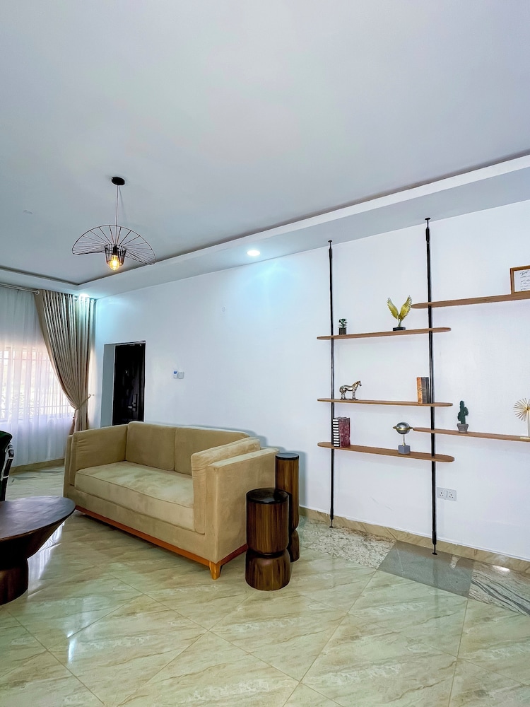 The12 by Naji Resort