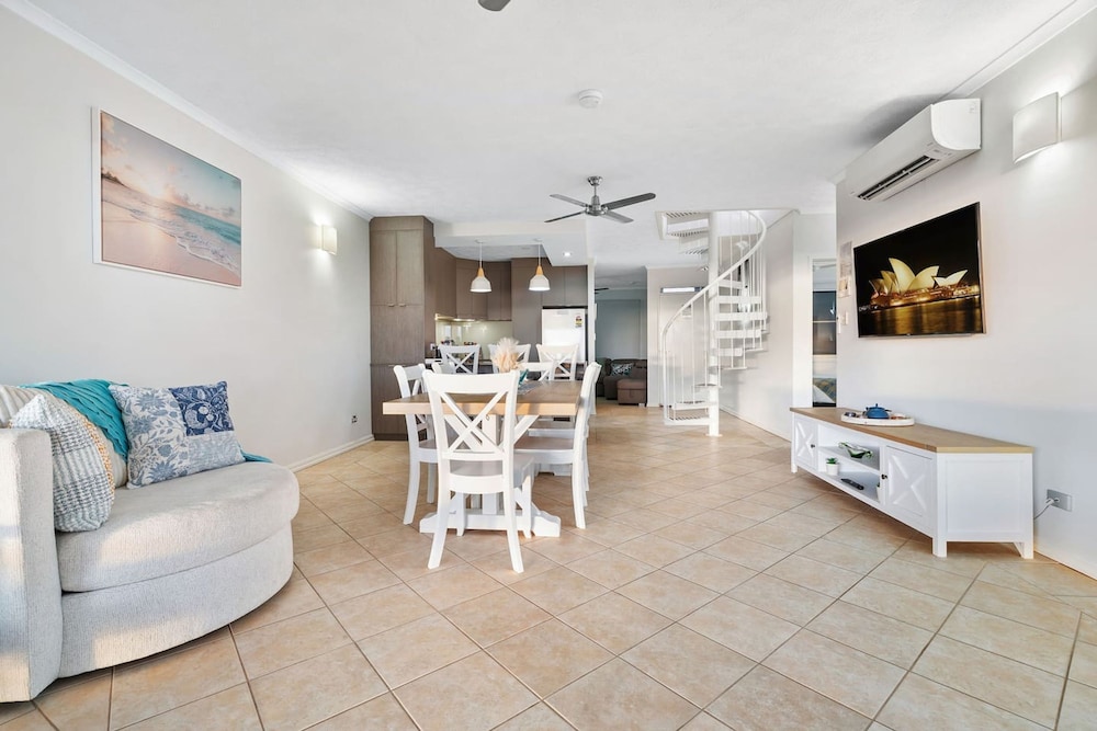 Anchor Point Penthouse Marina Views Pool Bbqs