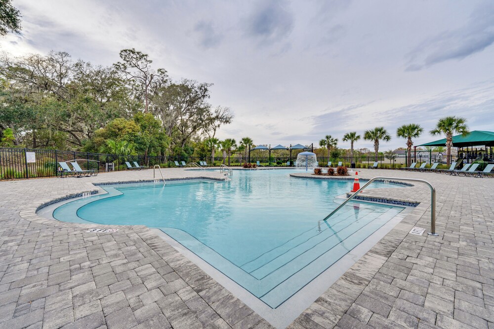 Davenport Home w/ Pool Access & Patio!