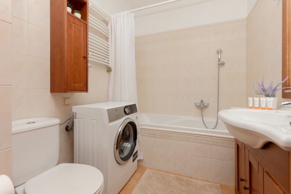 Apartment Center of Warsaw by Renters view 5