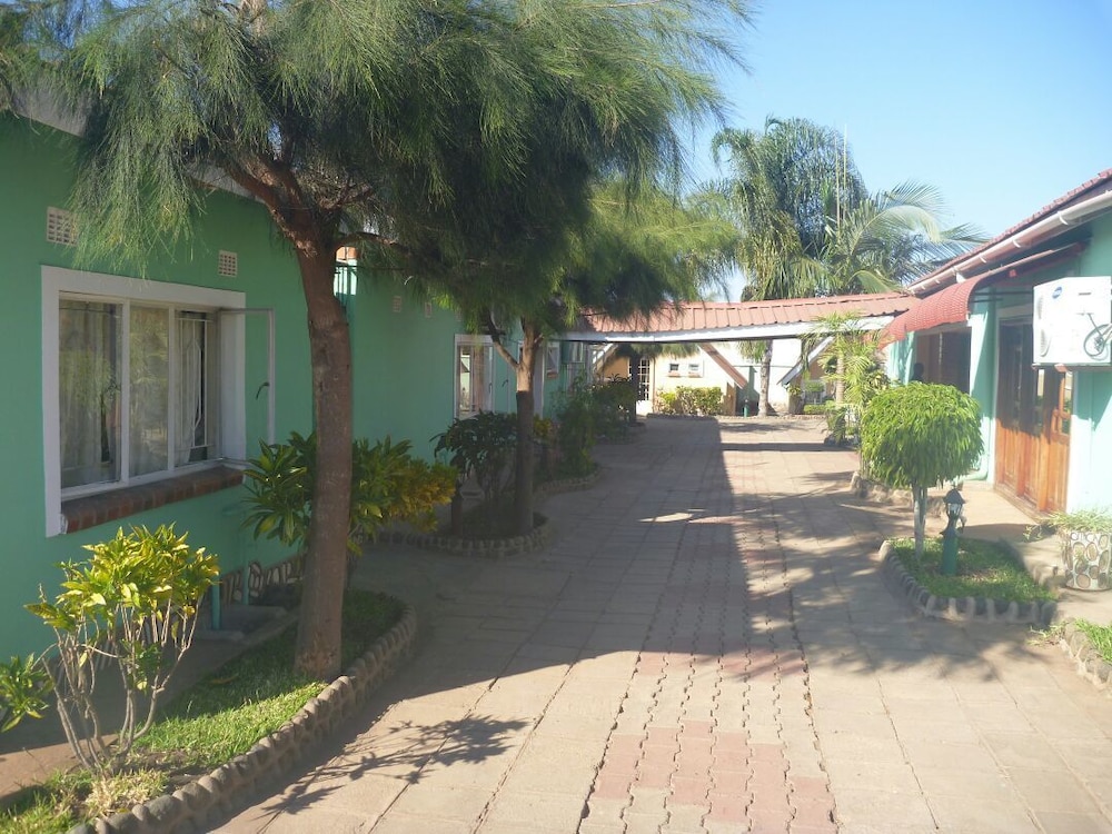 Sunset Junction Lodges & Tours
