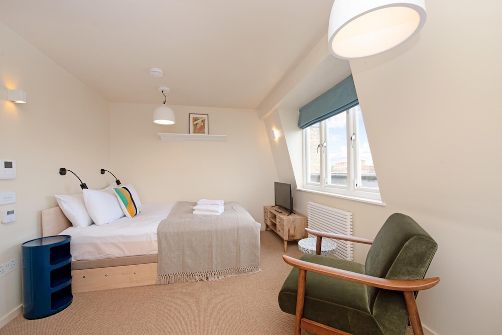Studio in Grade 2 Listed Primrose Hill Terrace