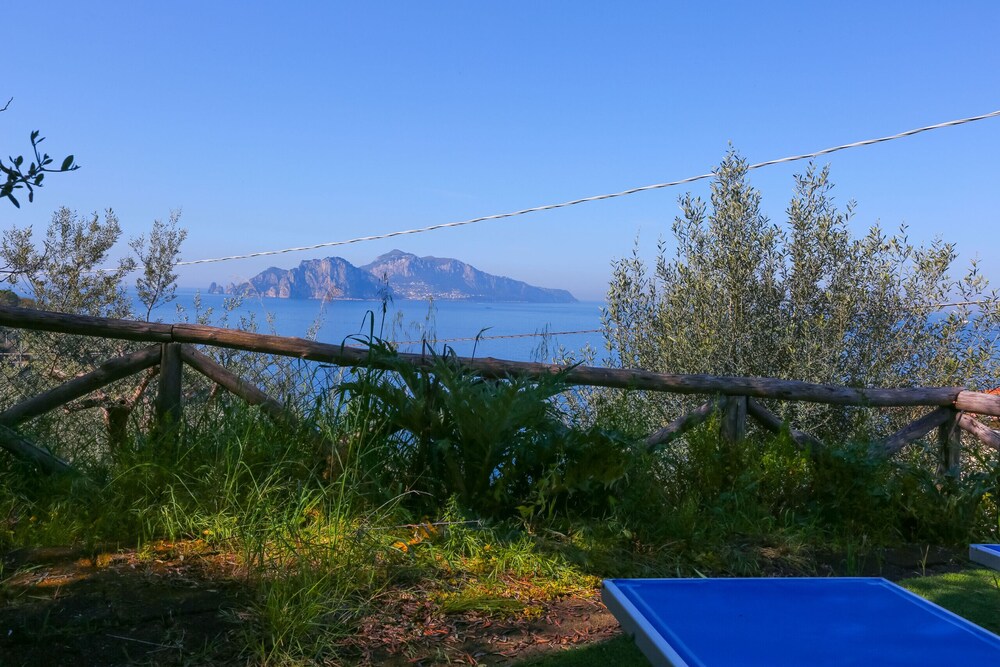 Villa Blue Skyline