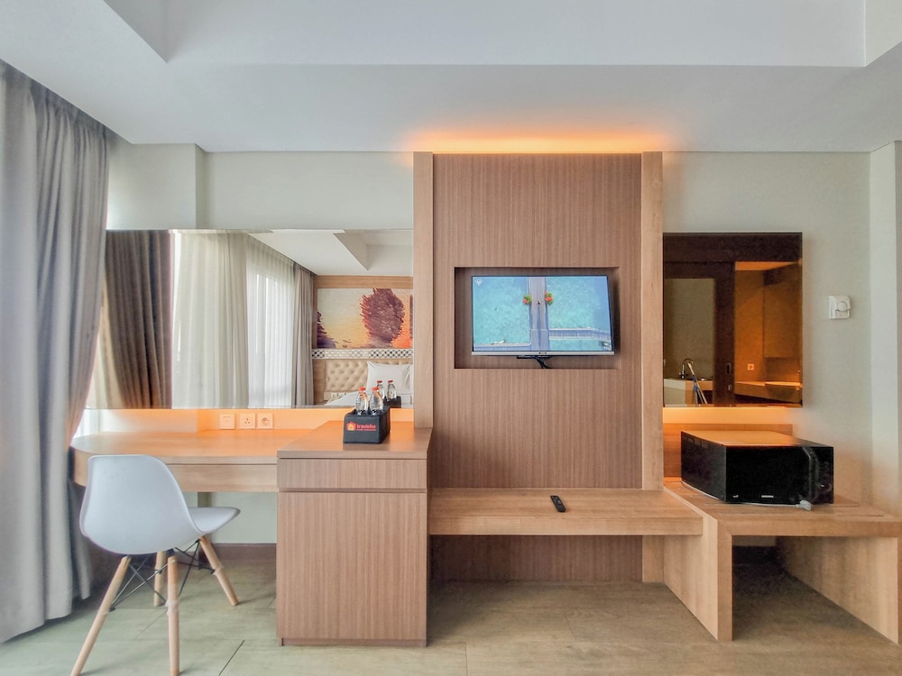 Cozy Studio Apartment At Grand Mercure Yogyakarta