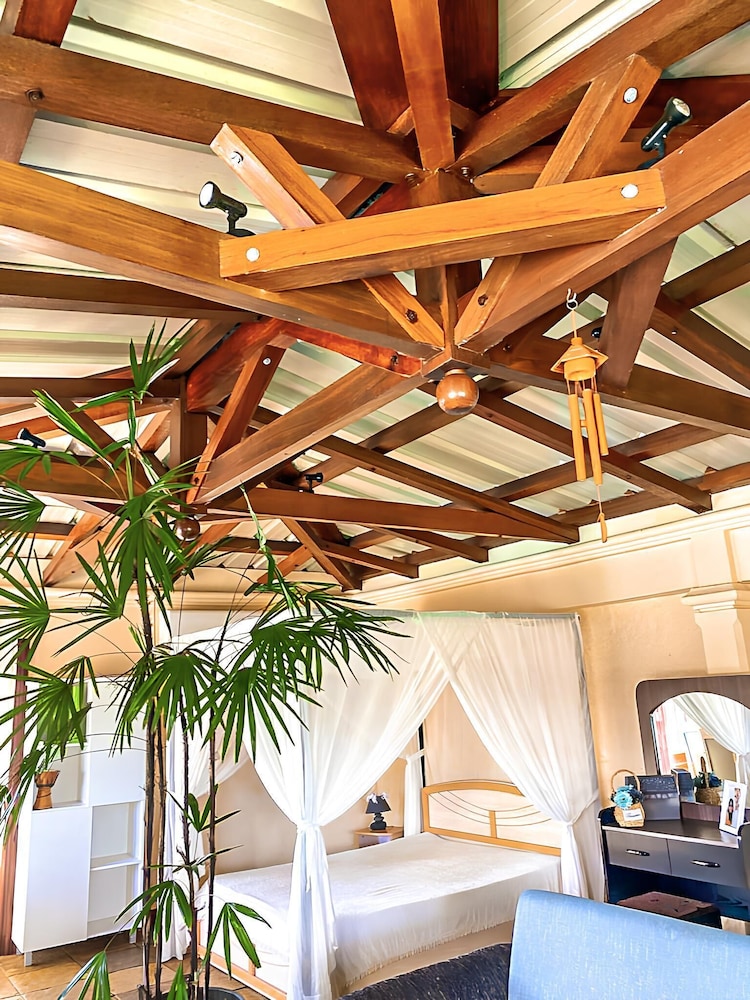 Laurels Villas