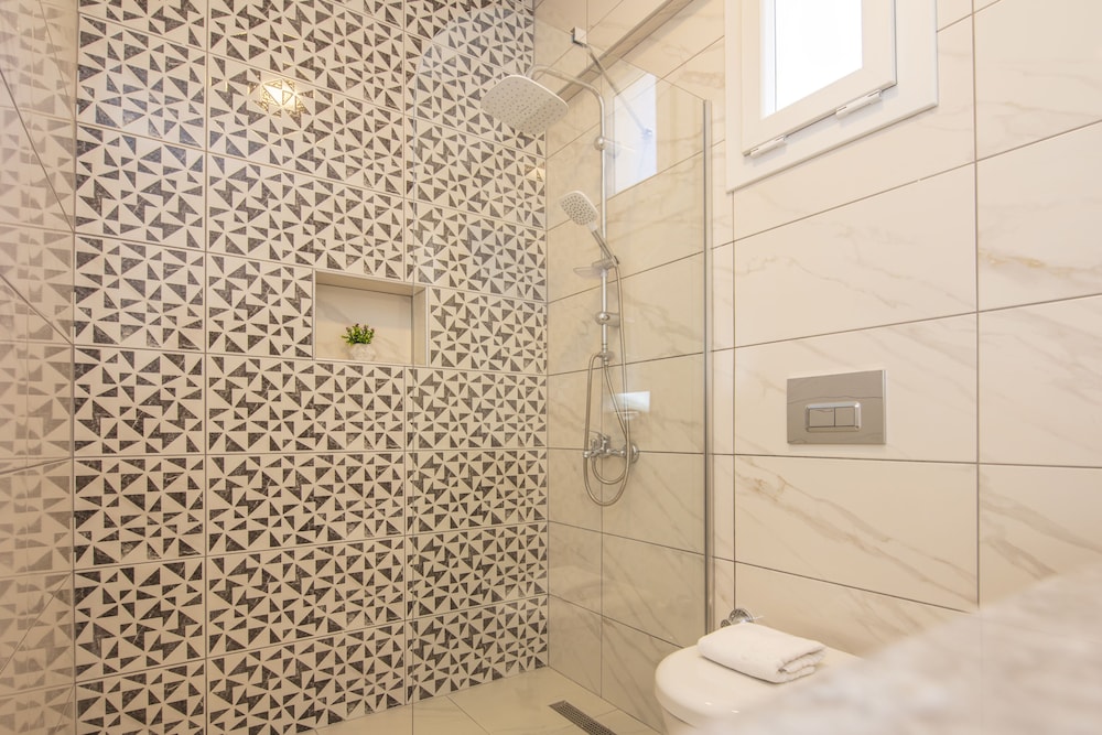 SunTeos Villa Suites - Image 11