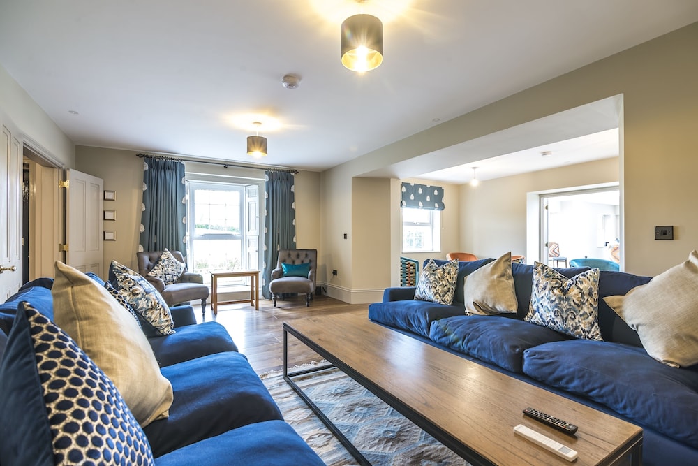 Cilrhiw Country House - Narberth view 3