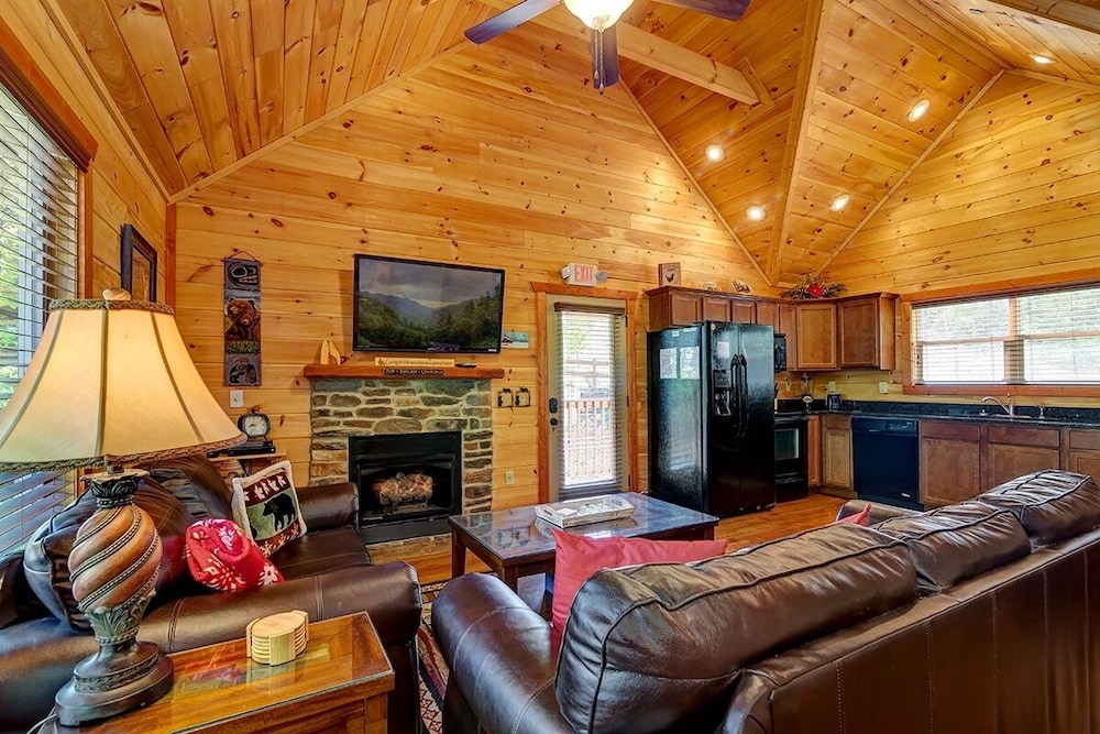 Making Memories - 1 Bedrooms, 1 Baths, Sleeps 4 Home by RedAwning