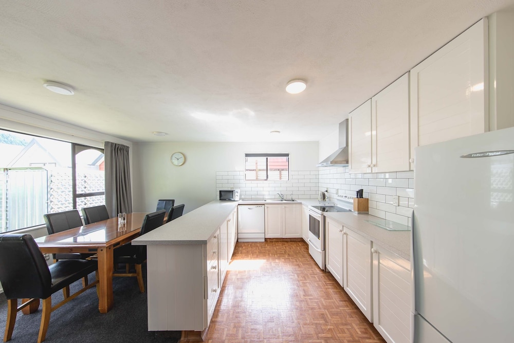 66 Robins Road view 4