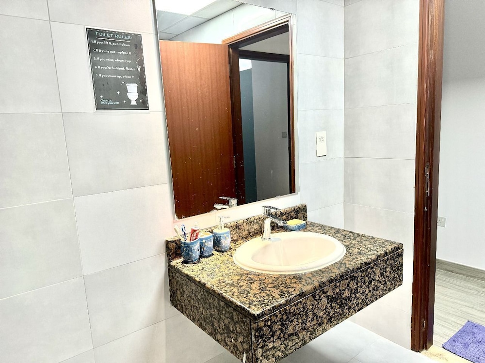 Sadaf 6 Luxury Stays Bed Space