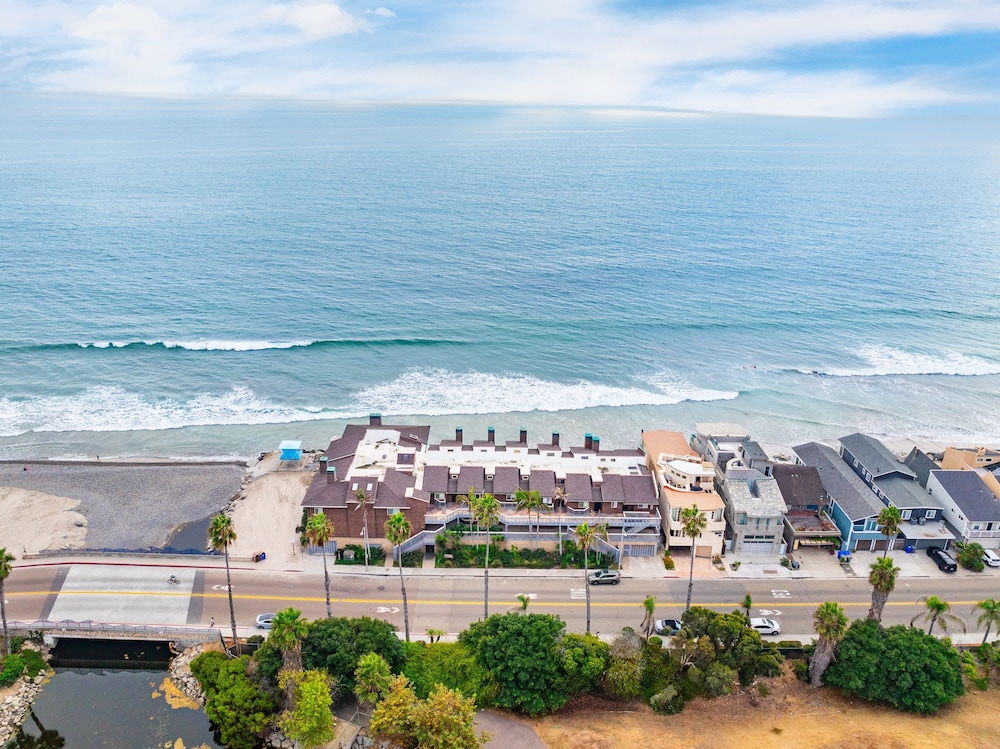 Luxury Oceanfront Condo With Private Beach Access