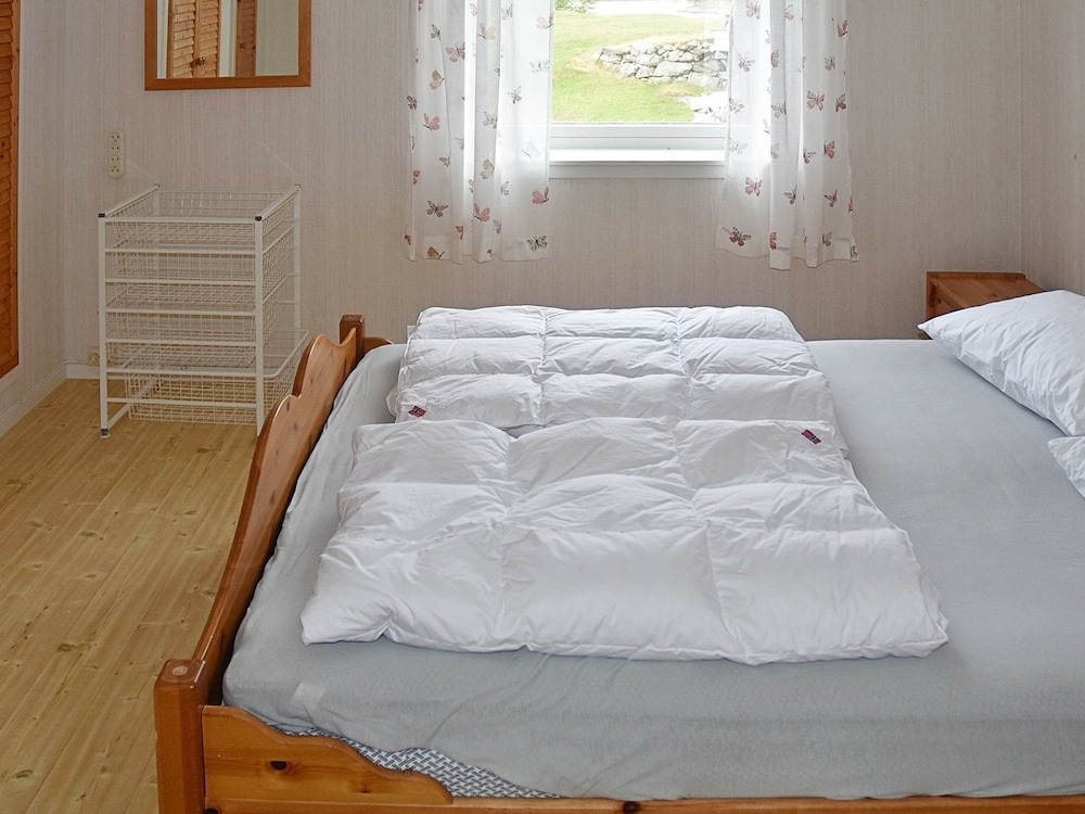 6 Person Holiday Home in Bakkasund view 4