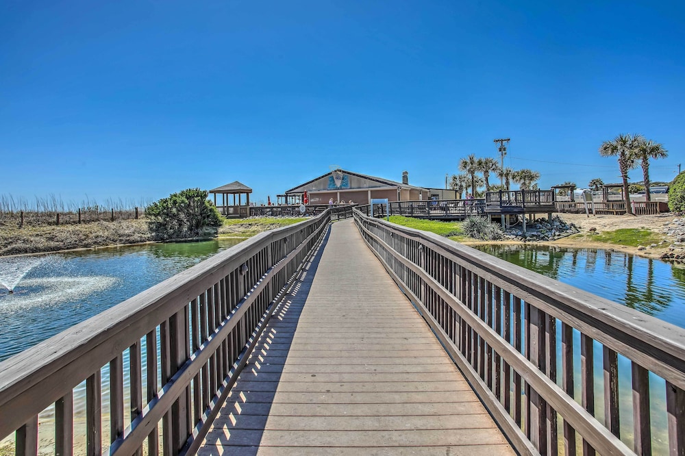 Pools, Hot Tubs & Ocean Access: Myrtle Beach Condo
