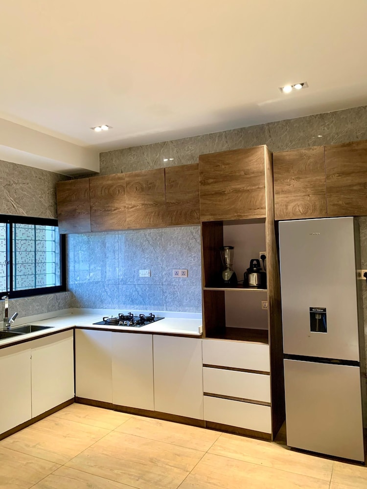 Sujimoto Residences