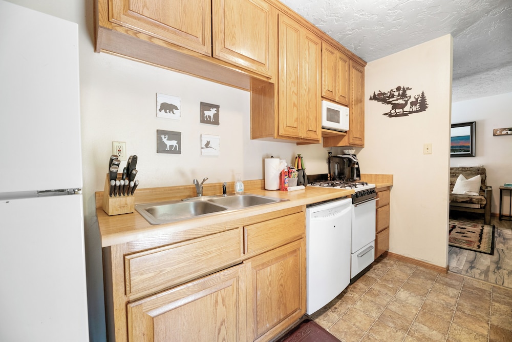 Parkside Cottage view 3