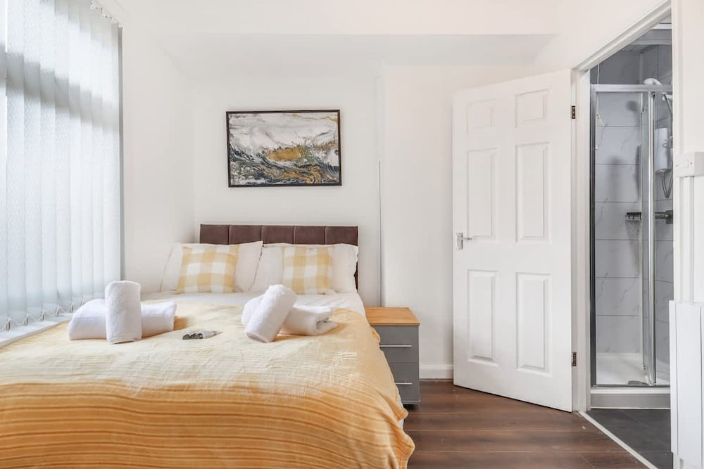 Charming 2 Bed-ensuites Fast Wi-fi
