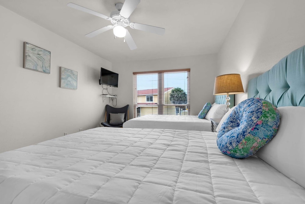 Regency Cabanas D3