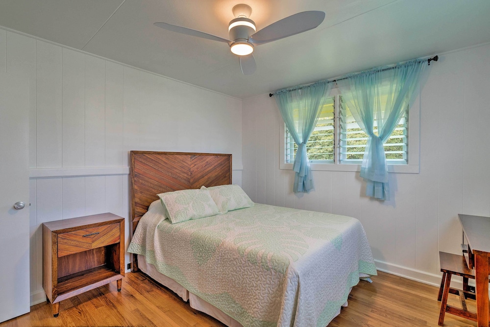Charming Historic Hilo House Minutes to Beach! view 3