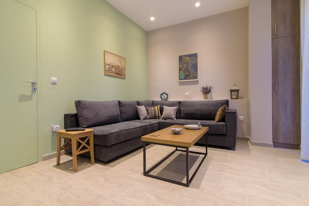 Acropolis Suites