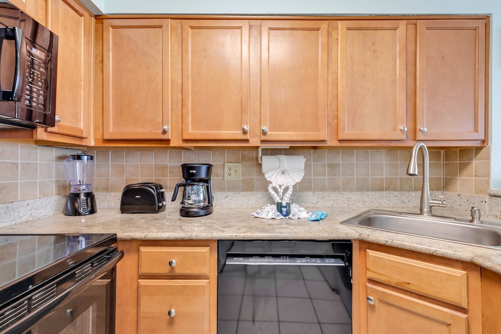 Oceanfront 3BR Condo Palms Resort view 4
