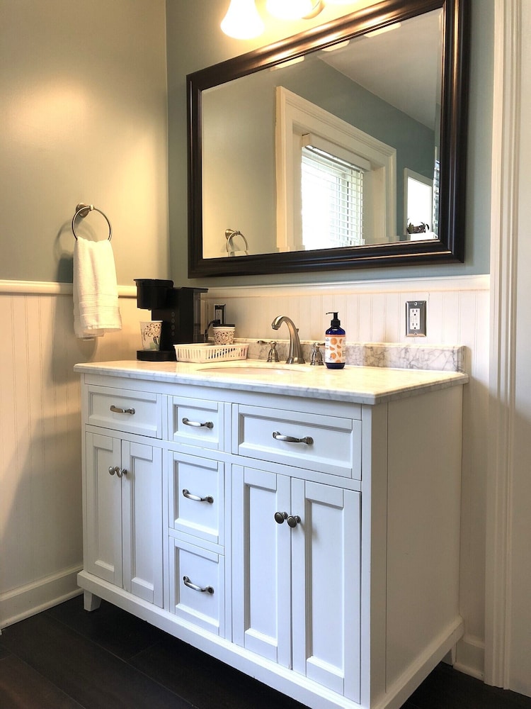 The Vine Bed & Breakfast LLC